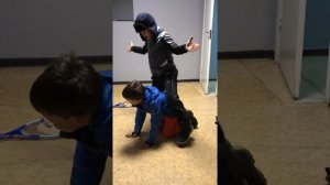 Мальчик хочет сесть на бутылку(помешан на бутылках)2 часть
