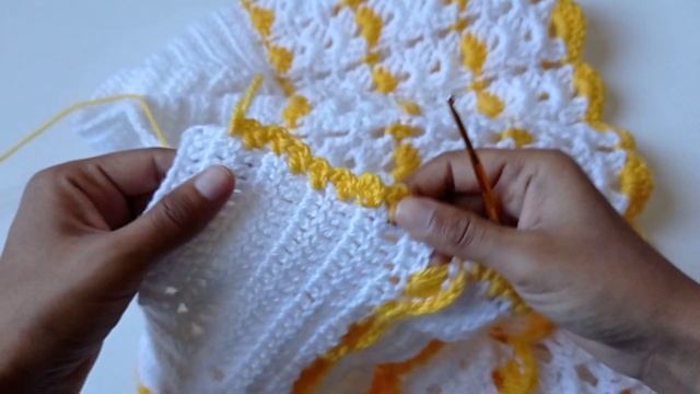кардиганчик крючком БРУСНИКА часть 3/3 смотреть онлайн