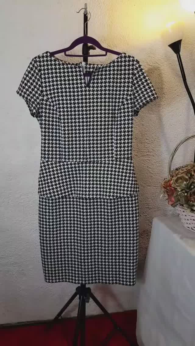 Платье футляр Concept Club с баской, размер 42-44