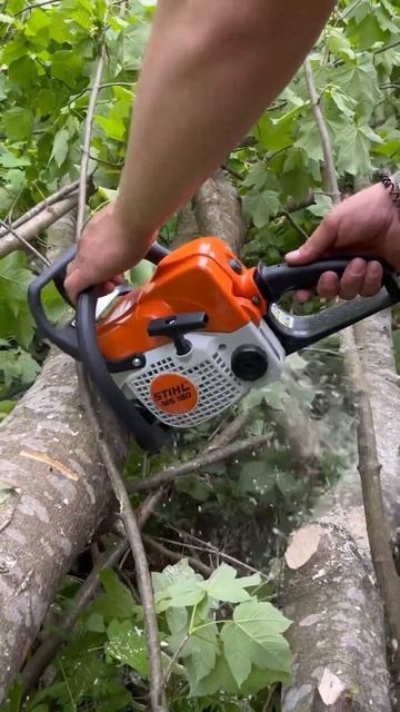 Бензопила STIHL - MS 180 в роботі смотреть онлайн