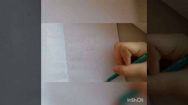 Девушка с длинными хвостами /в школьном образе / смотреть онлайн