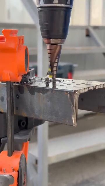 Тестируем ступенчатое сверло Hilberg ST0420 на металле 5 мм смотреть онлайн