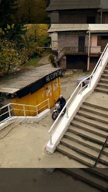 Yamaha TW 200 спуск и подъём по лестнице/down stairs смотреть онлайн