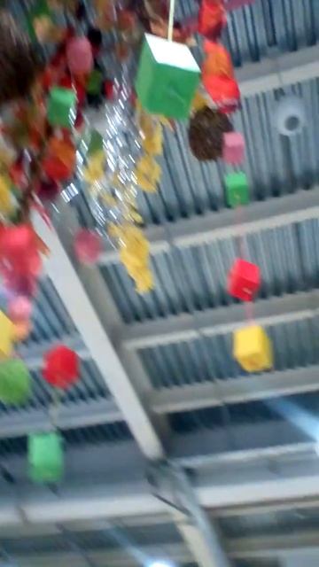 #shorts "Золотая #осень" в торговом центре. Интересный #дек смотреть онлайн