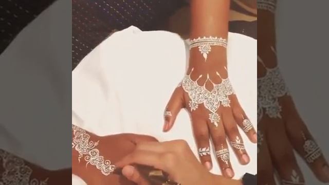 Потрясающий рисунок из хноя Excellent henna смотреть онлайн