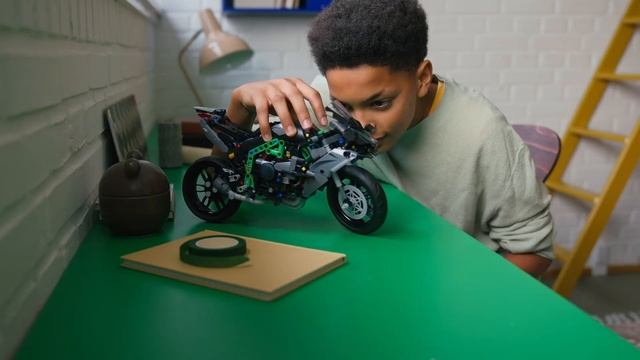 Мотоцикл  Лего Техник Kawasaki Ninja H2R Motorcycle 42170  Technic