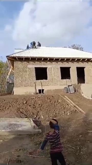 Экологический дом из глины.خانی گیلی تاجیکی Авторские смотреть онлайн