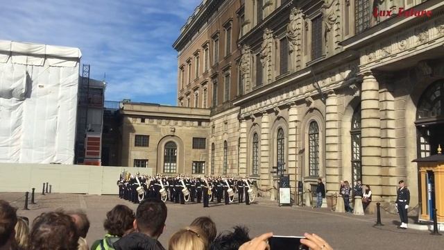 Вот это прикол! Томи и Михей в Стокгольме | Lux^Future | с участием MC LOZER(Макс Куле) смотреть онлайн