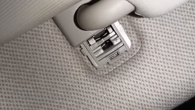 Снятие солнцезащитного козырька на VW Polo лифтбэк смотреть онлайн