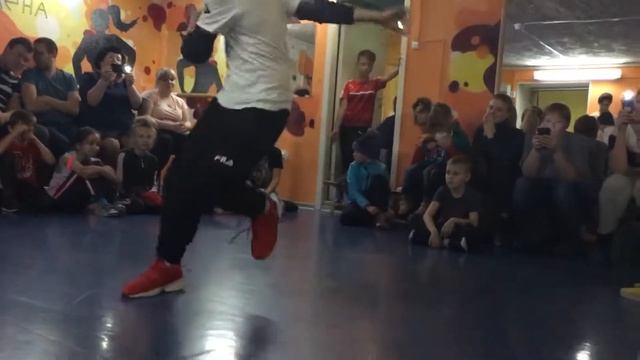 Bboy Тигр VS Bboy Alex VS Bgirl Салома