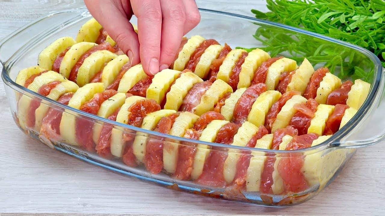 Как вкусно запечь картошку с мясом РЕЦЕПТ ДЛЯ ЛЕНИВЫХ. Картошка с мясом запеченая в духовке смотреть онлайн