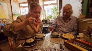 Сестра впервые в индийском ресторане Кашмир. Владимирский собор. Святой Лука.