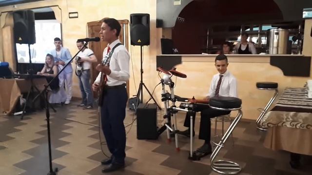 Список Братишек - Выпускной (Баста) смотреть онлайн