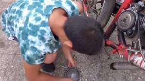 как разобрать сцепление у веломотора f50?                        с