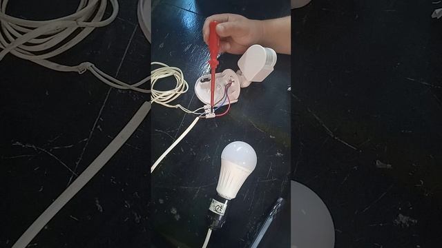 Подключение освещения через датчик движения, быстро и просто.