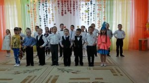 Далеко далеко далеко ускакала в поле молодая лошадь