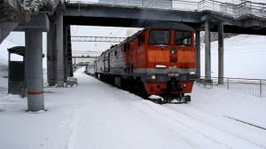Тепловоз 2ТЭ10М-2668 с восстановительным поездом.