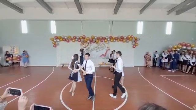 Вальс выпускников 2025 11 кл Быстрогорская СОШ