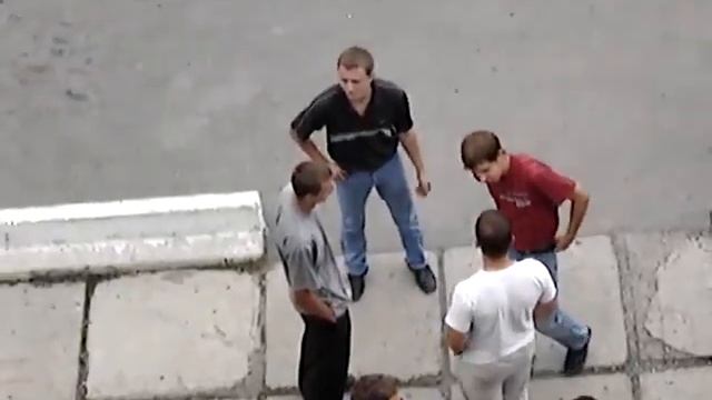 2004 Перемена. Вид сверху на крыльцо смотреть онлайн