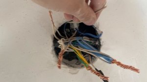 Соединение мягкого и жестокого провода в коробке