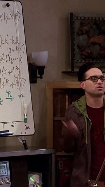 Шелдон и Леонард показывают Пени свои доски для физик? смотреть онлайн