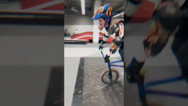 Тигран 8 лет тренировки на велоточке Новосибирск, зимн