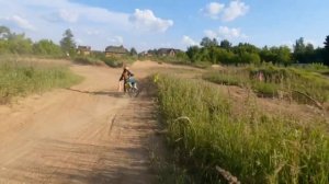 Гоняют на двухтактных кроссовых мотоциклах опытные у?