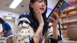 Ынче из Le Sserafim пытается лепить глину на своём шоу «Дневник Хобби Ынче»