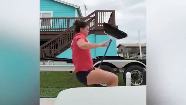 ПРИКОЛЫ 2019 ПАДЕНИЯ ЛЮДЕЙ ЛУЧШИЕ МОМЕНТЫ ОТБОРОЧКА СМЕШНЫХ МОМЕНТОВ смотреть онлайн