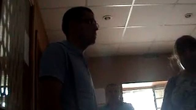 MOV00705 Розмова адвоката Стрельбицького з слідчим Мельничуком у Новогр-Волинському ВП