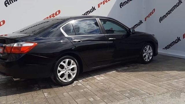 Обзор на Honda Accord Седан 4-дв. 2.4 AT (177 л.с.) Черный 2013 г.