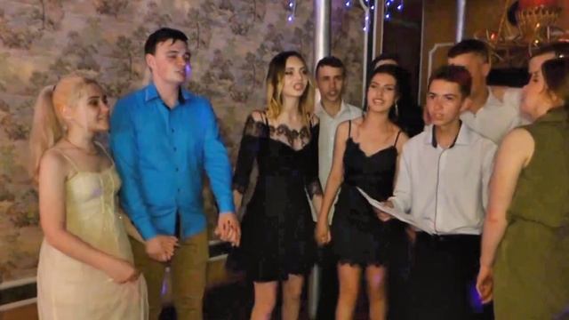 Круговорот детей - песня выпускников на выпускном балу в кафешке #топыкатегорий смотреть онлайн