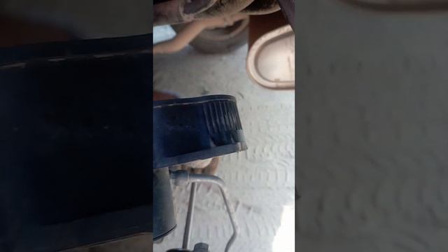 замена задних тормозных колодок XAVAL JOLION . С электро руч