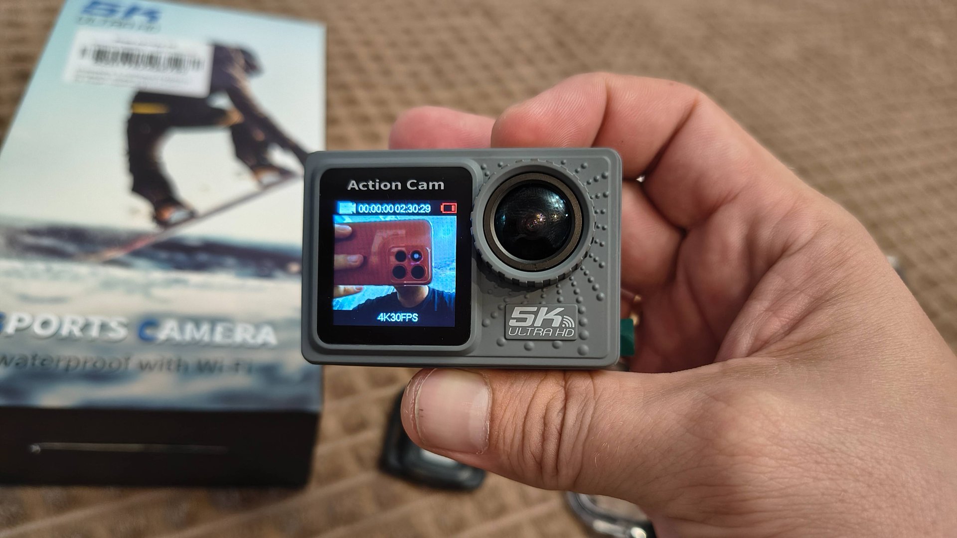 Экшн-камера 5K с картой памяти, кейсом и креплениями, водонепроницаемая.