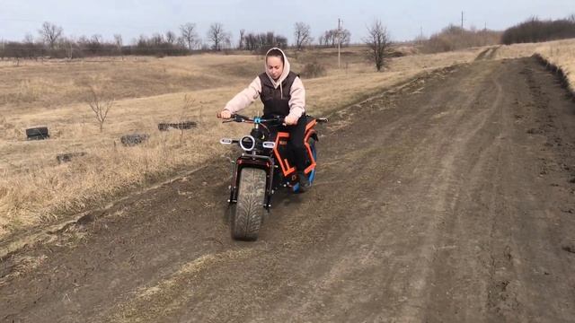 WEREWOLF Bike, девушки тоже могут кататься / WEREWOLF Bike, Girls Can Ride