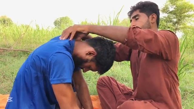 Бенгальский парикмахер делает потрясающий массаж спины и головы всего за 1 доллар смотреть онлайн