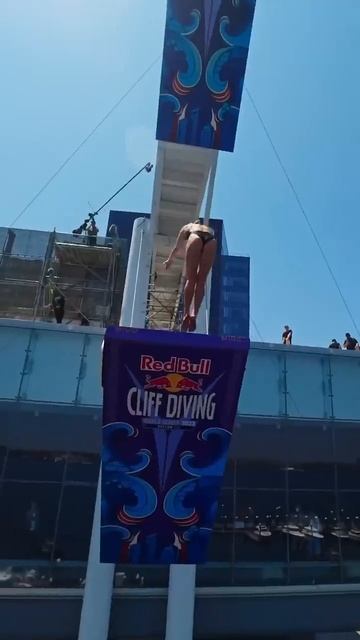 Бывают дроны, на которых можно и понырять. смотреть онлайн