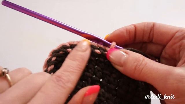 Вяжем край подошвы в цвет обвязки и другие тонкости вязания смотреть онлайн