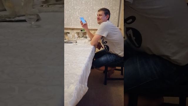Приколы с пьяными мужиками. Разговор про жопу. смотреть онлайн