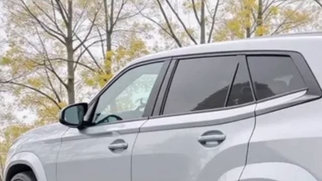 BMW XM 2026 – Роскошный внедорожник с характером