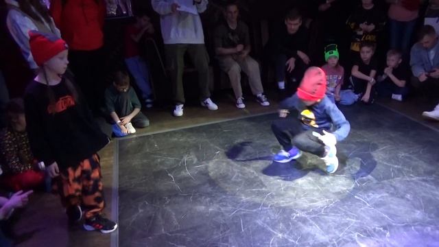 B-girl Diva X B-boy Энергетик. Хип-хоп в массы.