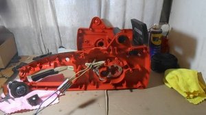 Цепная пила Brait BR 2400 Двигатель залило маслом.