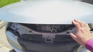 Сантехнический ремонт упоров капота Renault Duster