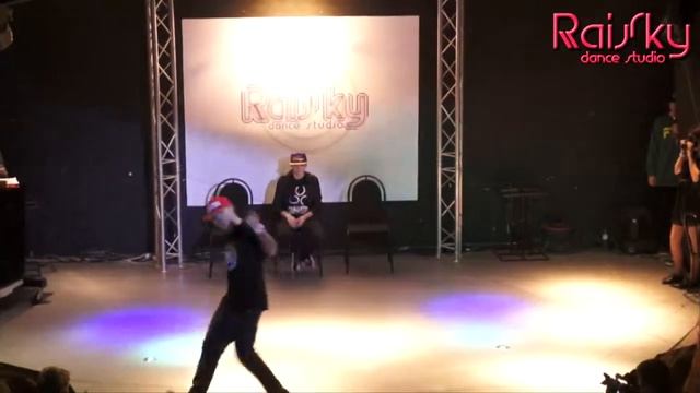 Raisky_hip-hop_battle_-_Судейские_выходы