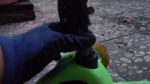 Если болтается руль на детском трехколесном самокате