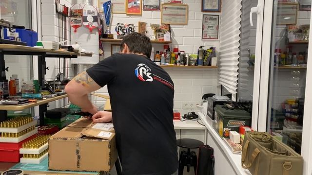 Посылка от Cole-Tac.