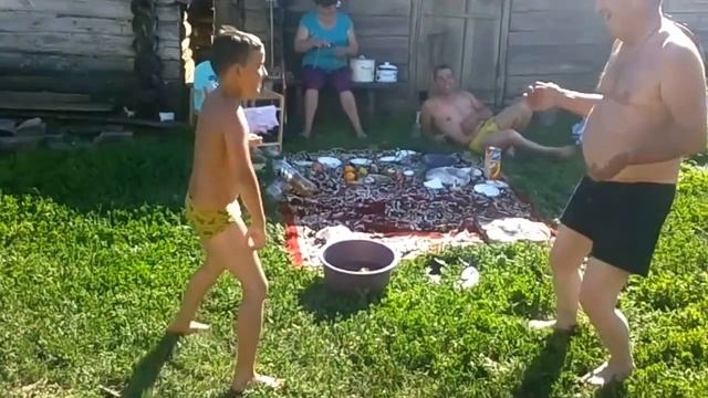 Прикол!Смотреть всем!До конца.Танцуй пока молодой,мальчик. смотреть онлайн