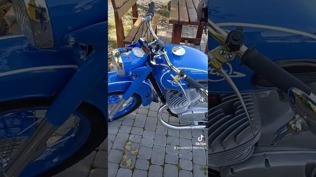 Ретро мотоцикл тема???