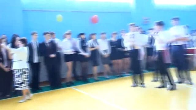 ARYATIKOV - ЗАЧИТАЛИ РЭП НА ВЫПУСКНОМ ОТ 11А КЛАССА (Johnyboy cover) смотреть онлайн