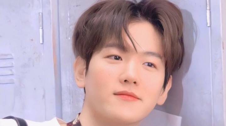 BAEKHYUN ( EXO ) - Late Night Calls (new k-pop album "Essence Of Reverie" 2025) смотреть онлайн